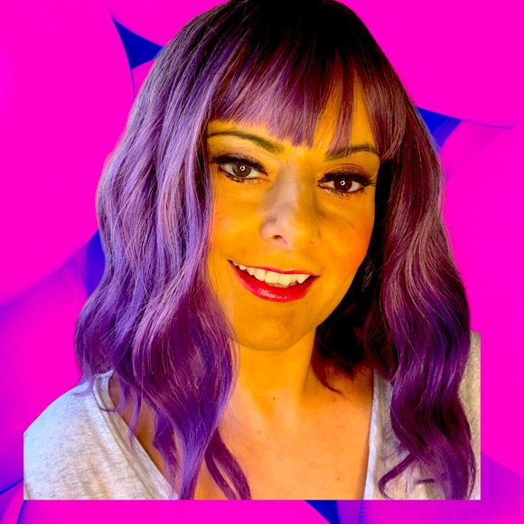 Meet your Posher, Ruxy - Picture 1 of 4